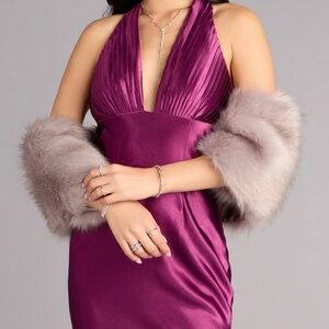 Windsor Ms.Diva Faux Fur Shawl